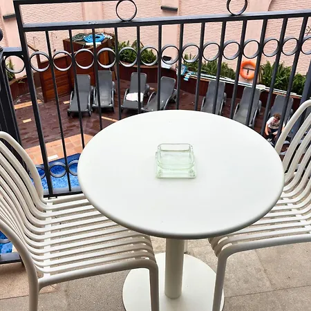 Nagomi - Modern With Parking & Swimming Pool Apartman *