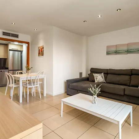 아파트 Nagomi - Modern With Parking & Swimming Pool