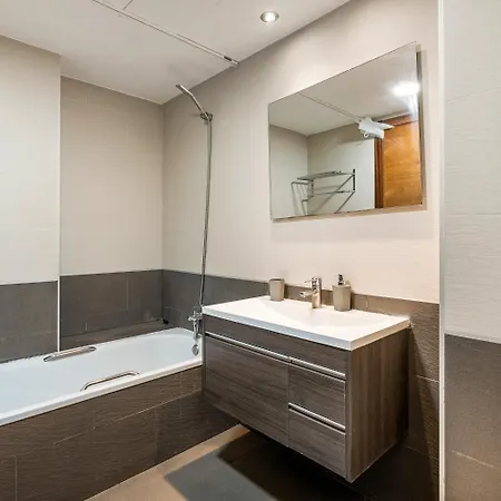 Nagomi - Modern With Parking & Swimming Pool 아파트 *